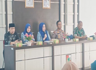 POLSEK SENAPELAN IKUTI RAPAT KOORDINASI FORKOPIMCAM, BAHAS KAMTIBMAS HINGGA PROGRAM KESEHATAN MASYARAKAT