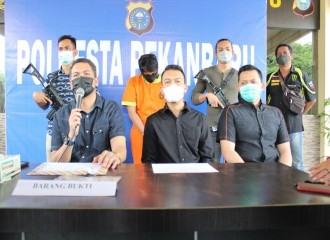 Polresta Pekanbaru Gelar Konferensi Pers Ungkap Kasus Pencurian Dengan Kekerasan (Curas)