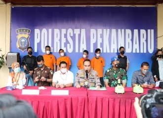 Polresta Kota Pekanbaru Memusnahkan Sedikitnya 8.888 Butir Pil Ekstasi Dan 1.9 Kilogram Sabu