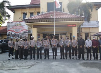Kapolresta Pekanbaru Lakukan Kunjungan Kerja Dalam Rangka Peninjauan Kegiatan Gerai Vaksin Polsek Tampan