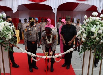 Lakukan Kunjungan Kerja, Kapolresta Pekanbaru Resmikan Ruang Pelayanan Publik Terpadu Polsek Limapuluh