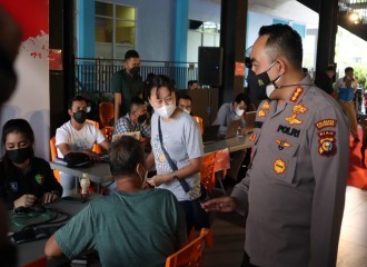 Polresta Pekanbaru Gelar Vaksinasi Massal Lansia Dan Anak Usia 6 Sampai 11 Tahun Di Pemuda Citywalk