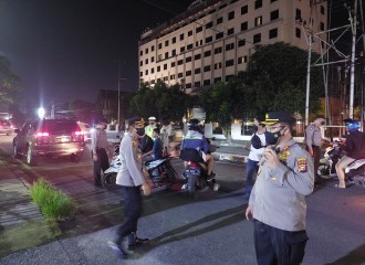 Serius Tangani Covid19 Jelang Ramadhan, Kapolresta Pekanbaru Pimpin Patroli Vaksin