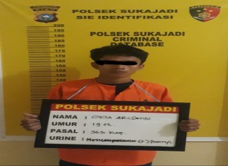 SATU ORANG PELAKU PENCURIAN SEPEDA MOTOR DIBEKUK POLISI SAT BERADA DIKAMAR HOTEL