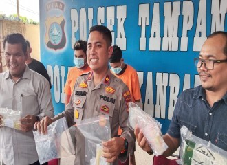 Polsek Tampan Ungkap Tindak Pidana Narkotika Jenis Pil Ekstasi Sebanyak 1382 Butir Dan Serbuk Pil Ektasi