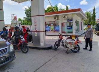 Antisipasi Curat, Curas Dan Curanmor, Polresta Pekanbaru Laksanakan Patroli Dan Sambang Daerah Rawan C3 Selama Libur Lebaran Idul Fitri 1444 H. 