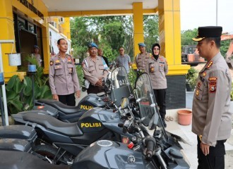 Pastikan Pelayanan Berjalan Lancar, Kapolresta Pekanbaru Sidak Ke Polsek Payung Sekaki