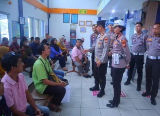 Kapolresta Pekanbaru Tinjau Pelayanan Satpas SIM Polresta Pekanbaru