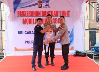 Disaksikan Kapolda Riau, BRI Serahkan Bantuan 1 Unit Mobil Ambulance Ke Polresta Pekanbaru