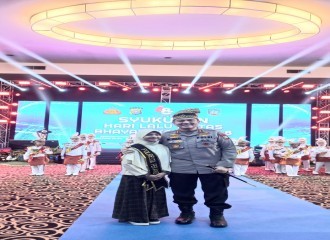 Wakili Satlantas Polresta Pekanbaru, 2 Pelajar Ini Meraih Juara Lomba Puisi