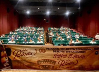 Polresta Pekanbaru Dan Bhayangkari Gelar Nonton Bareng Film "Aku Rindu"