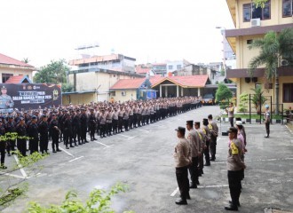 “Polri Gelar Apel Persiapan Pengamanan Kampanye Capres Nomor Urut 1 Di Pekanbaru"