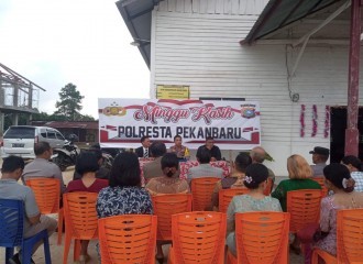 Polresta Pekanbaru Terus Mengintensifkan Upaya Cooling System Menjelang Pemilu 2024 Dengan Menggelar Kegiatan Minggu Kasih