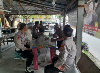 Laksanakan Cooling System, Kapolsek Senapelan Rangkul Tokoh Agama Sampaikan Pemilu Damai