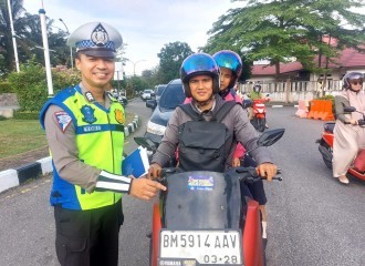 Satlantas Polresta Pekanbaru Gelorakan Kamseltibcarlantas Dalam Ops Keselamatan LK 2024