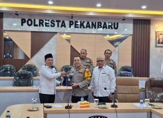 Polresta Pekanbaru Mendapatkan Penghargaan 10 Besar Terbaik Dari Kompolnas Award