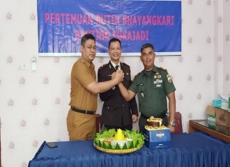 HUT Bhayangkara Ke-78, Polsek Sukajadi Terima Kunjungan Dan Ucapan Selamat Dari Upika Kec. Sukajadi 